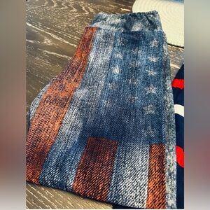 Neat pair of LuLaRoe TC 4th of July leggings.🇺🇸 In excellent condition.